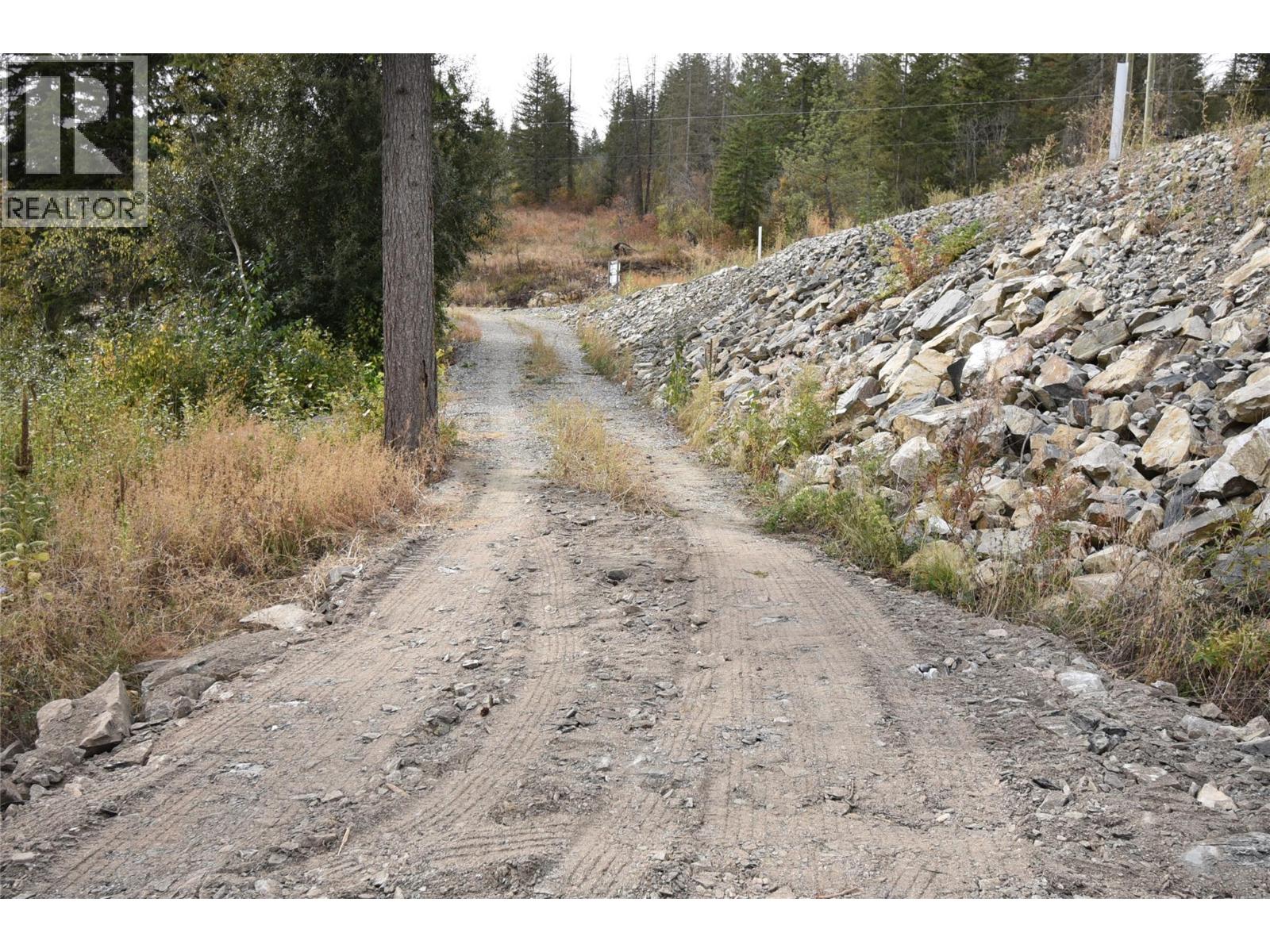 207 Crooked Pine Road, Enderby