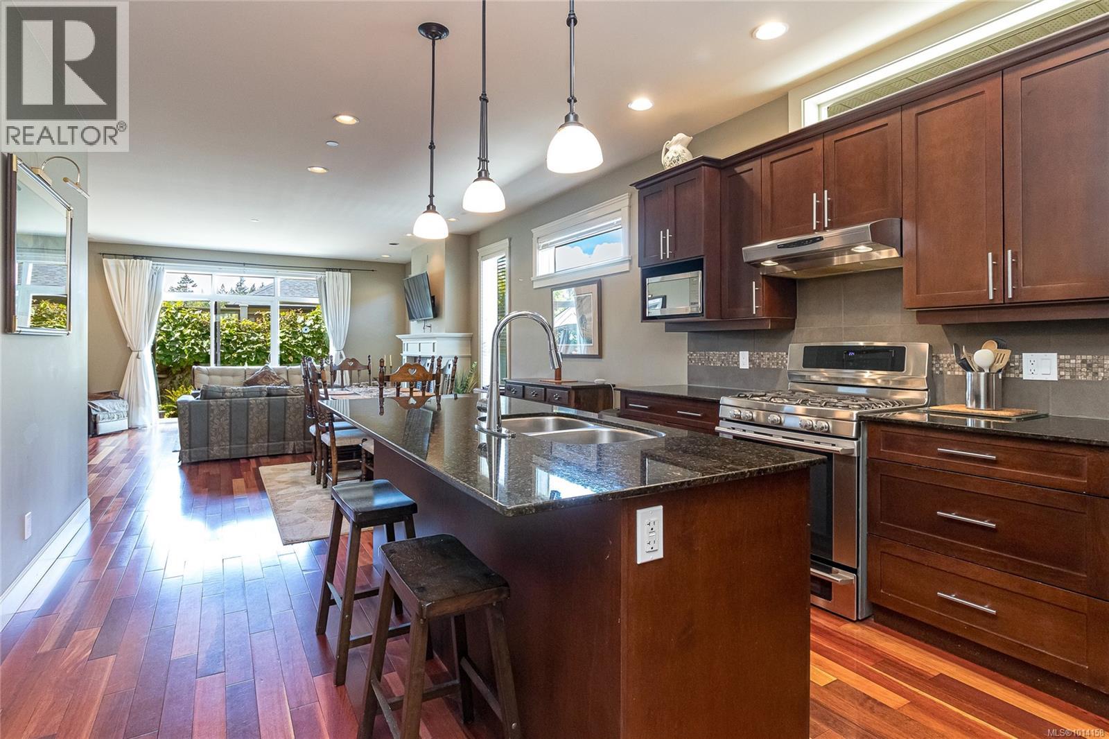 12 551 Bezanton Way, Colwood
