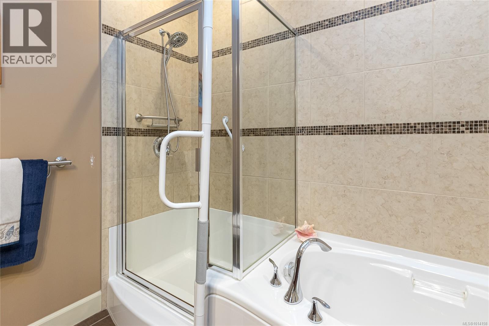 12 551 Bezanton Way, Colwood