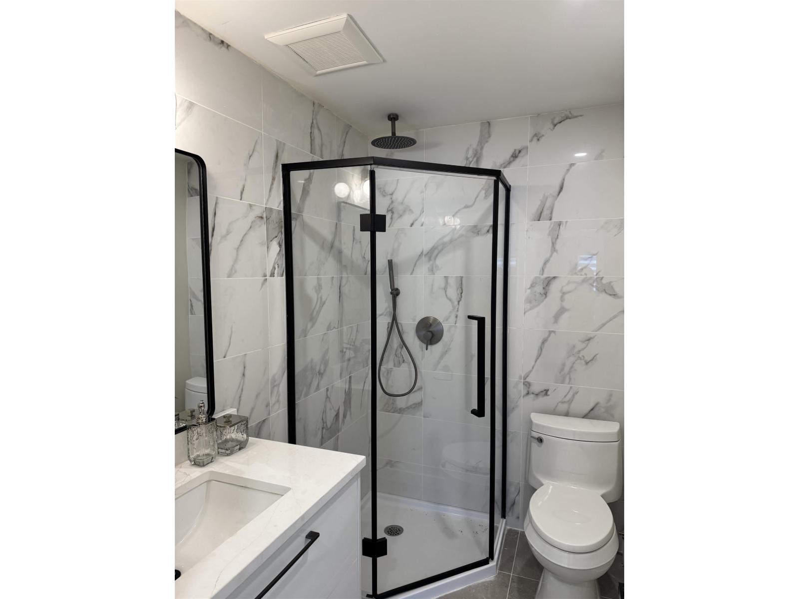 15962 NORTH BLUFF ROAD, White Rock
