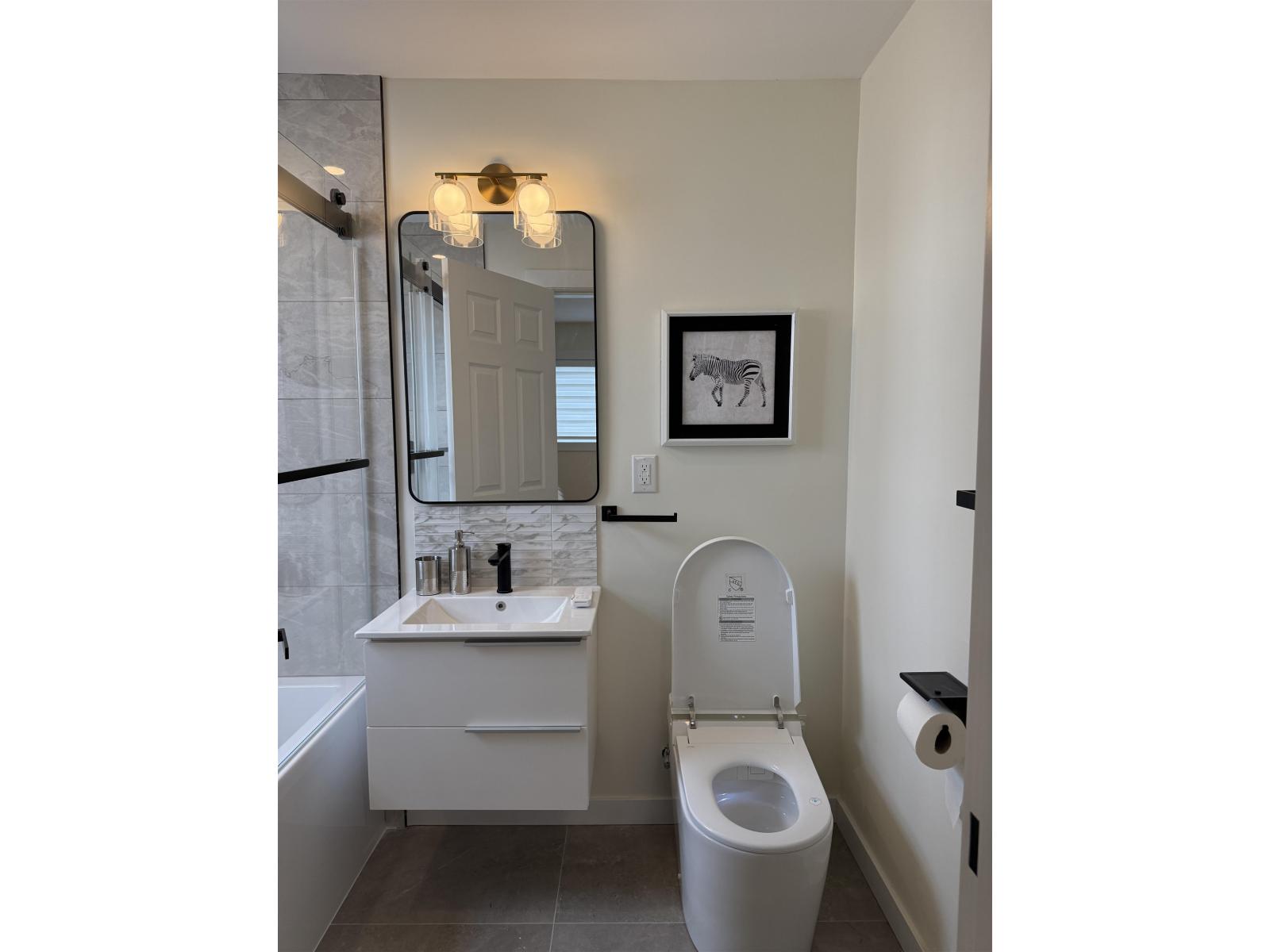 15962 NORTH BLUFF ROAD, White Rock
