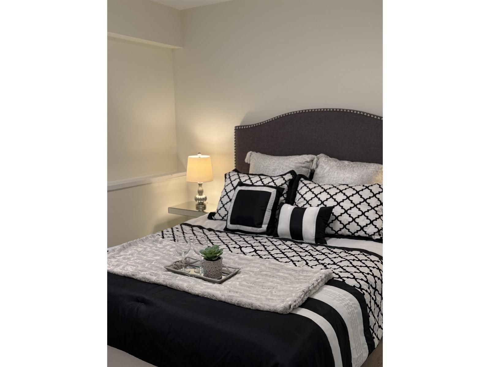 15962 NORTH BLUFF ROAD, White Rock