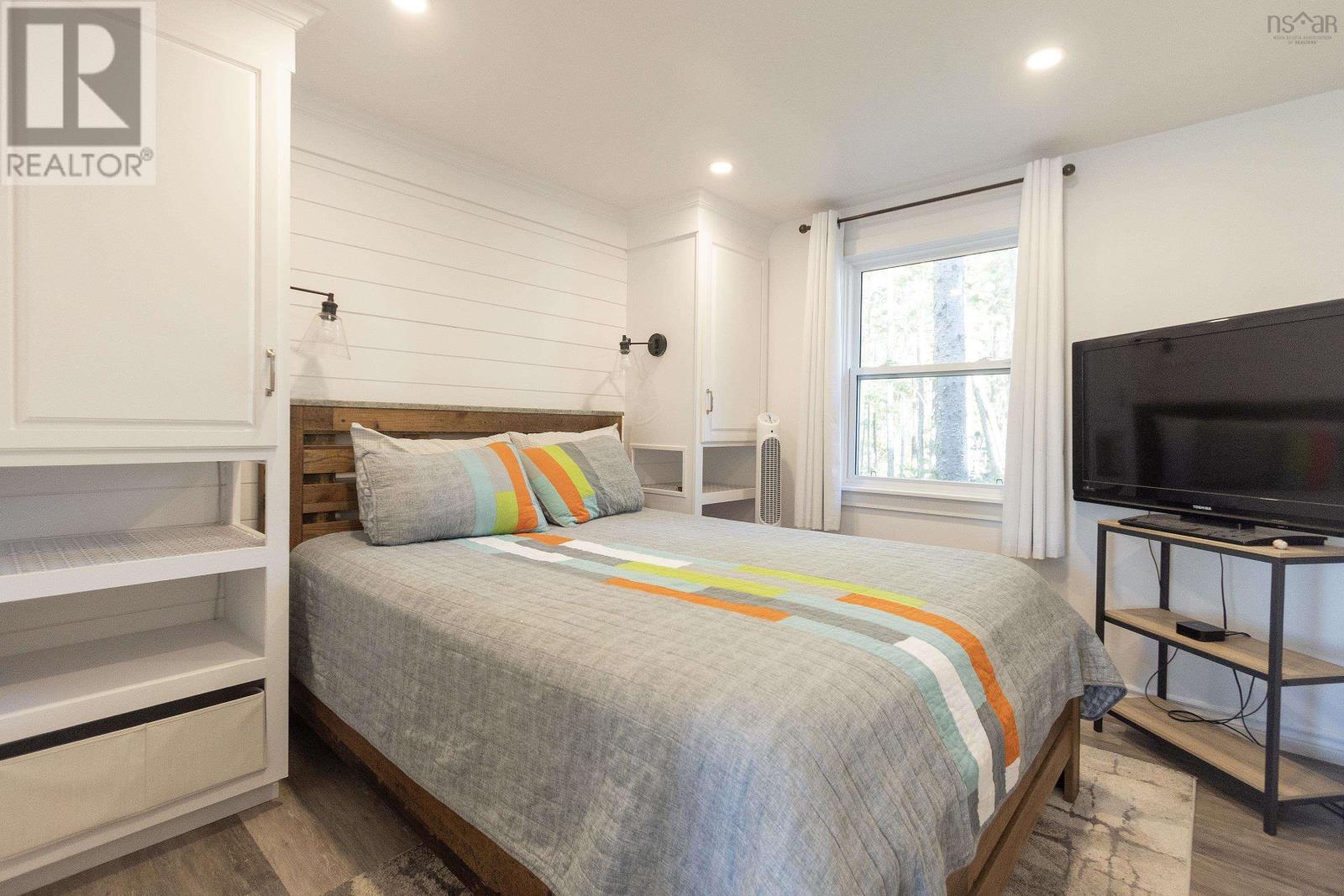 Property 11 of 50 of 53 Leonard Drive