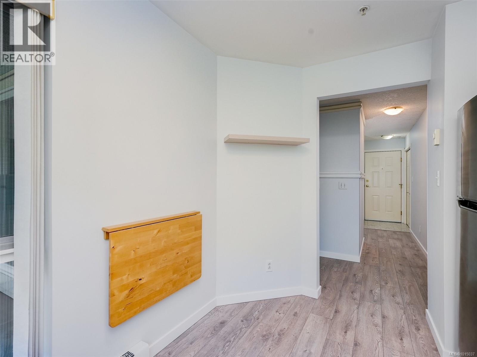 304 649 Bay St, Victoria