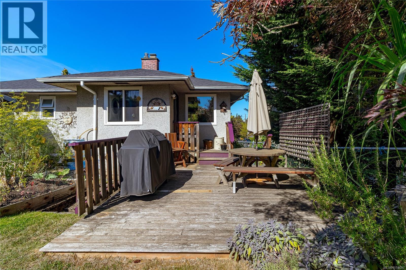 645 Baker St, Saanich