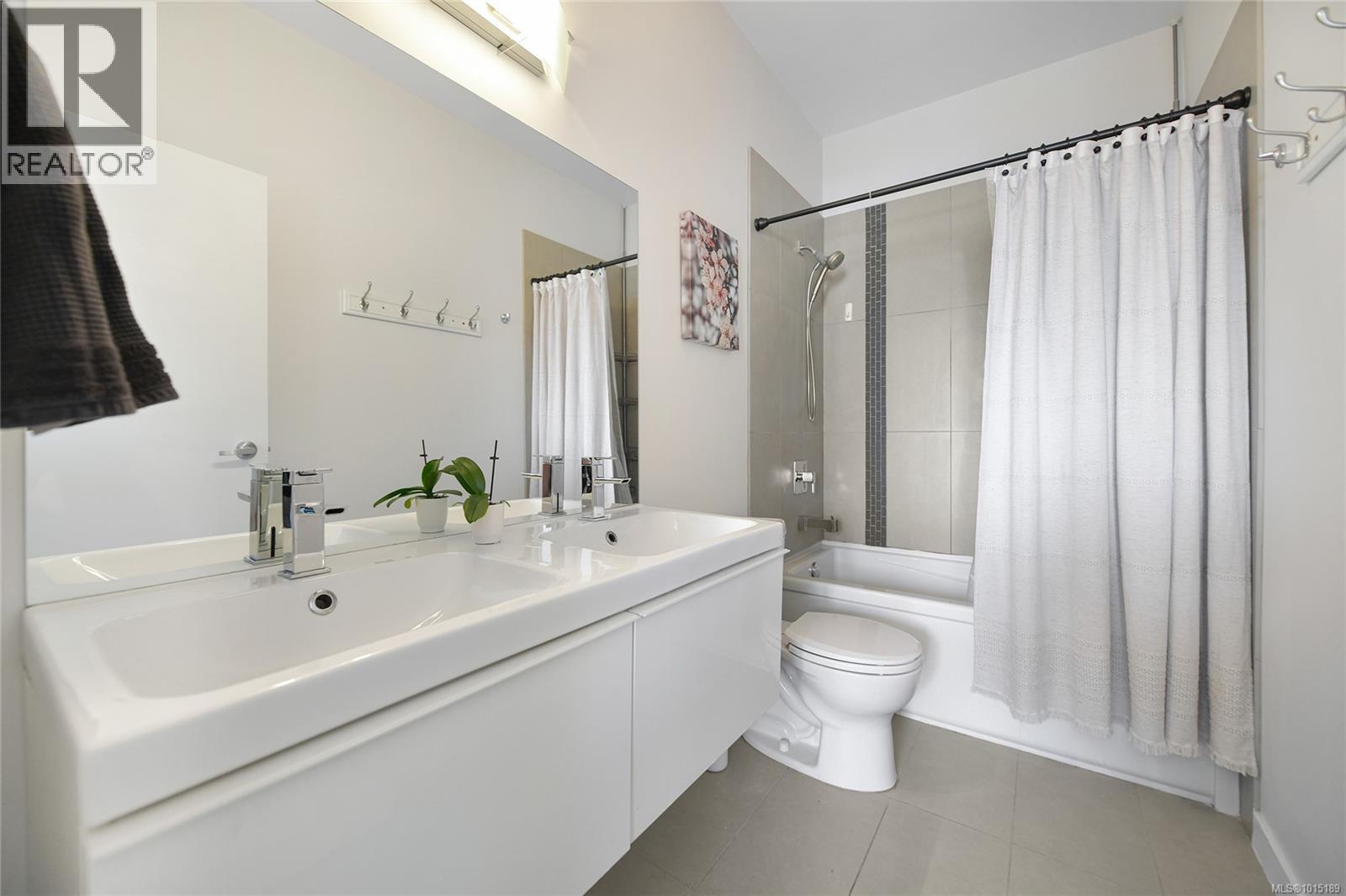 421 2871 JACKLIN Road, Langford