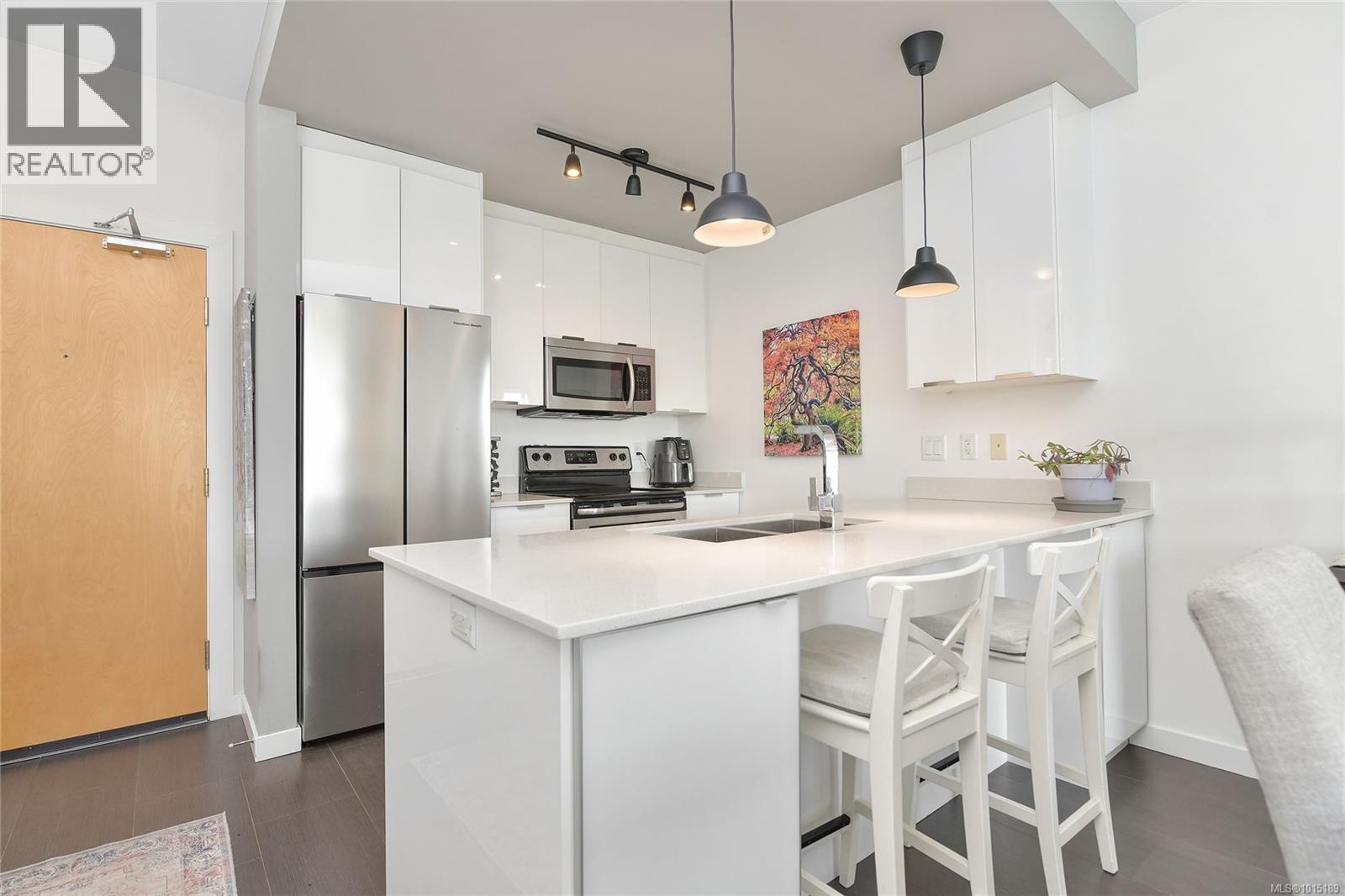 421 2871 JACKLIN Road, Langford