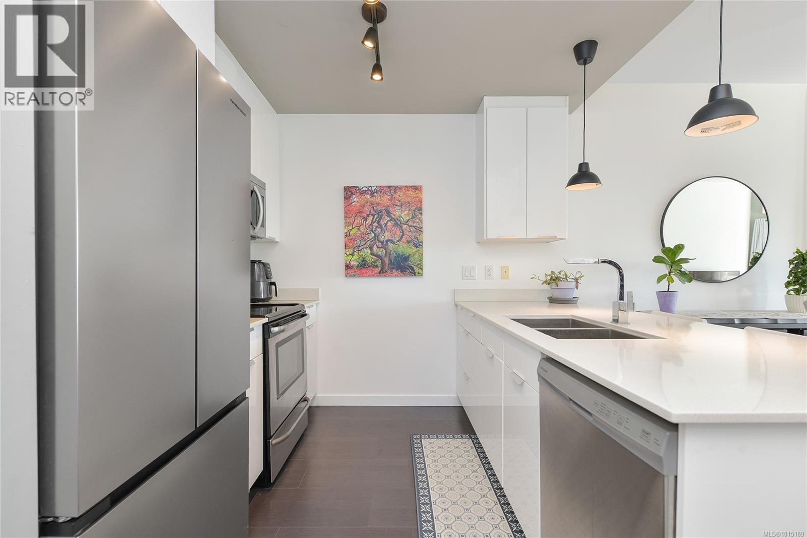 421 2871 JACKLIN Road, Langford
