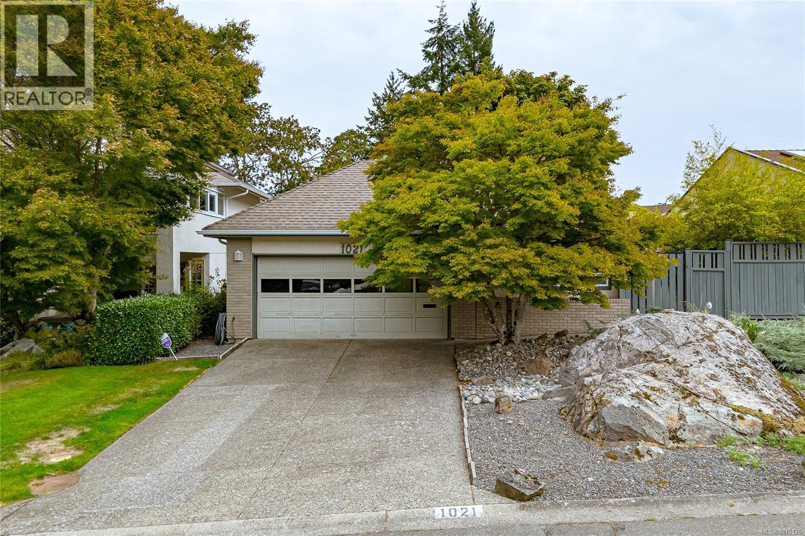 1021 Scottswood Lane, Saanich