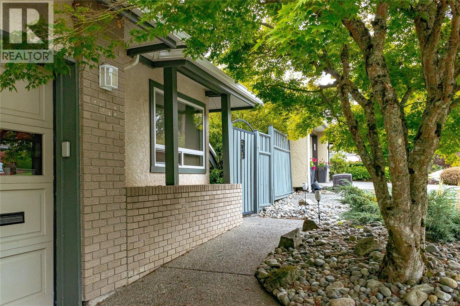 1021 Scottswood Lane, Saanich