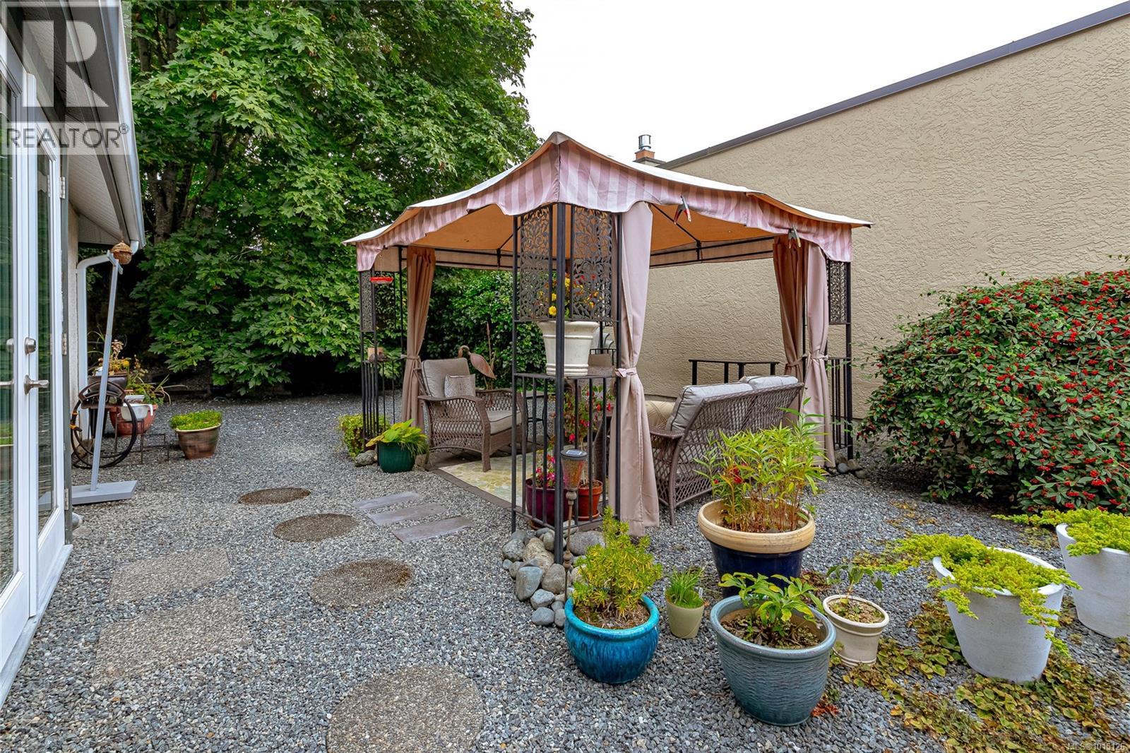 1021 Scottswood Lane, Saanich