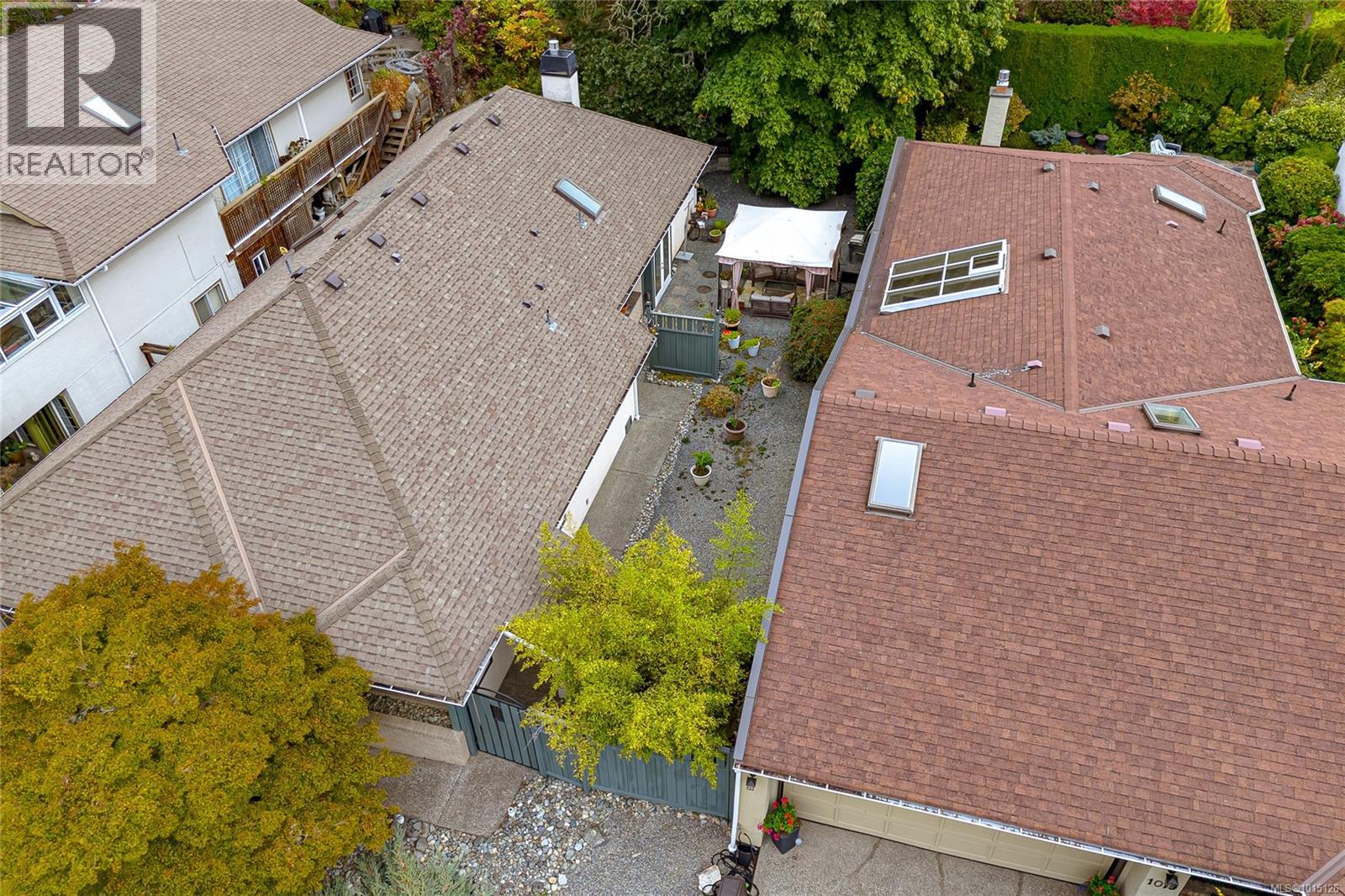 1021 Scottswood Lane, Saanich