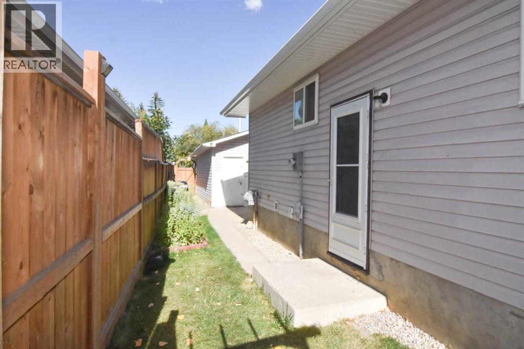 Single Family House Bungalow for Sale in  Woodvale Road SW Woodlands Calgary 