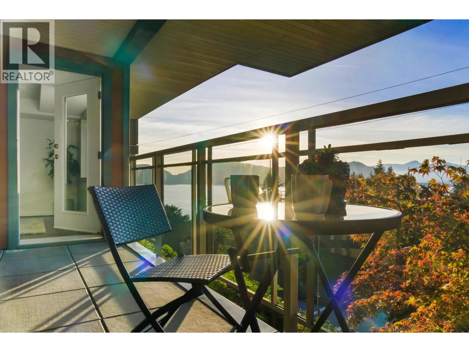 8519 SEASCAPE DRIVE, West Vancouver