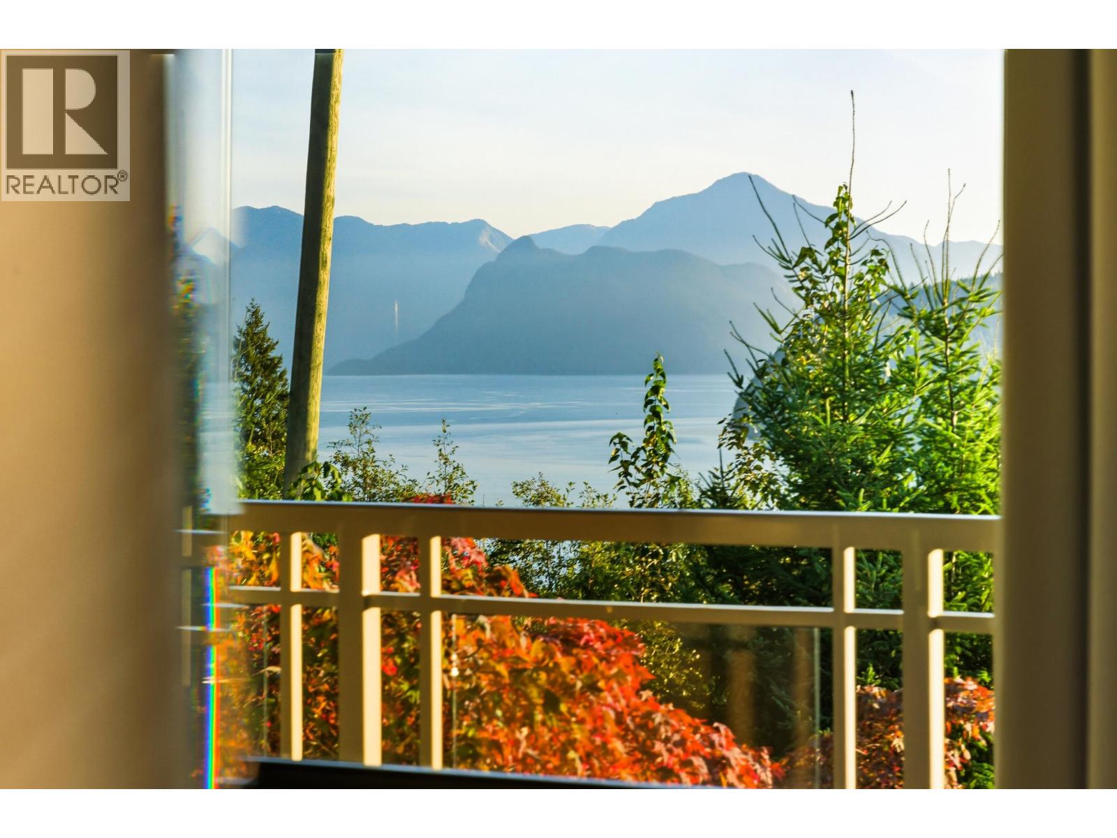 8519 SEASCAPE DRIVE, West Vancouver