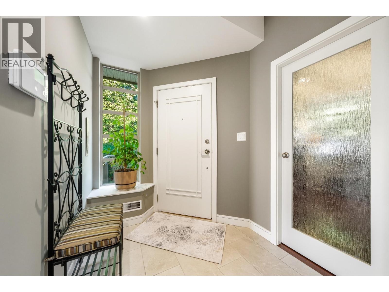 8519 SEASCAPE DRIVE, West Vancouver
