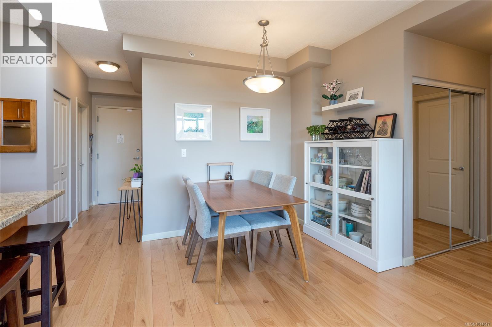 606 827 Fairfield Rd, Victoria
