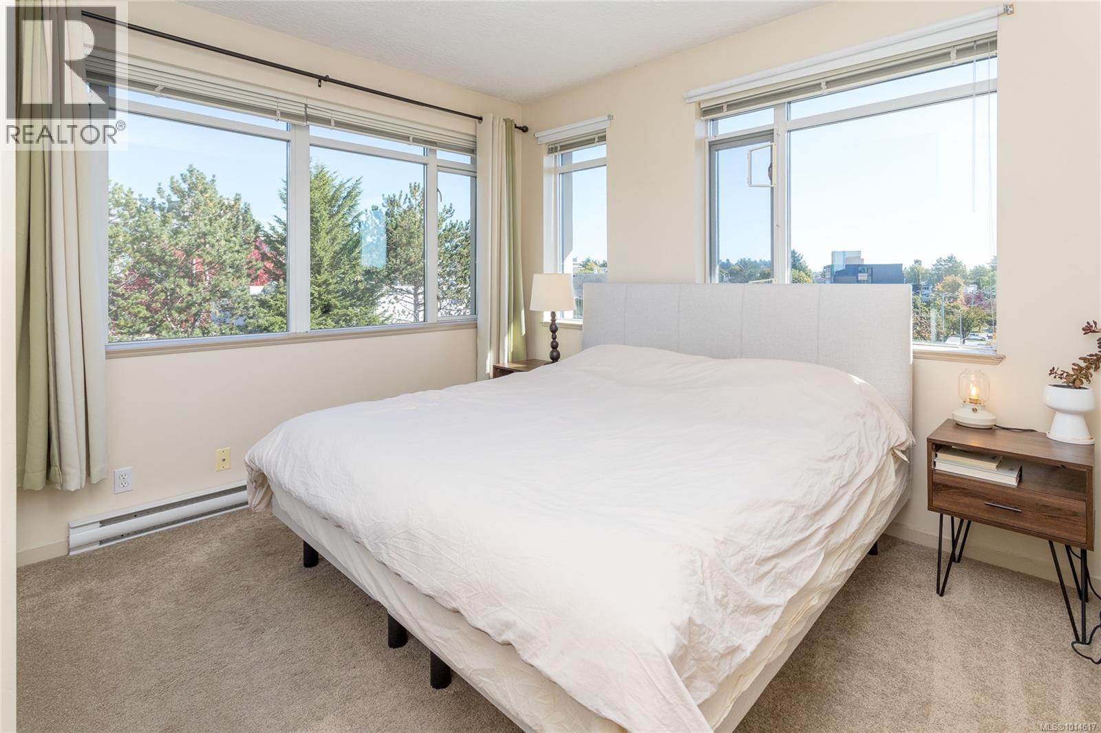 606 827 Fairfield Rd, Victoria