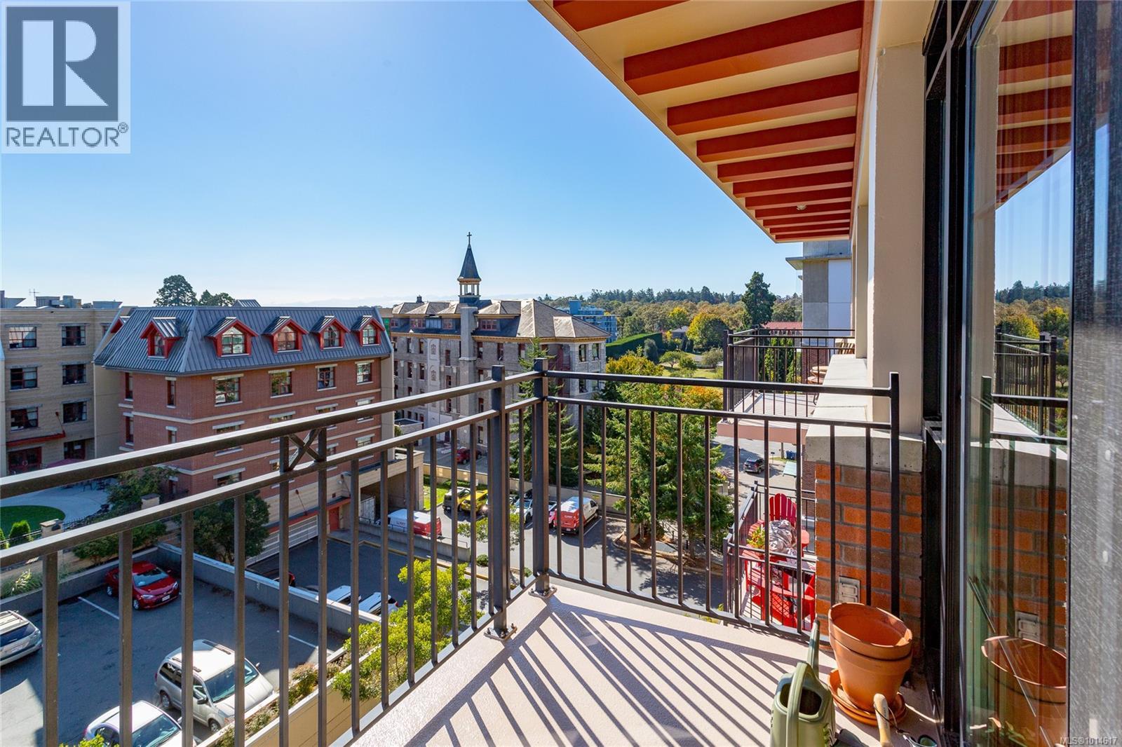 606 827 Fairfield Rd, Victoria