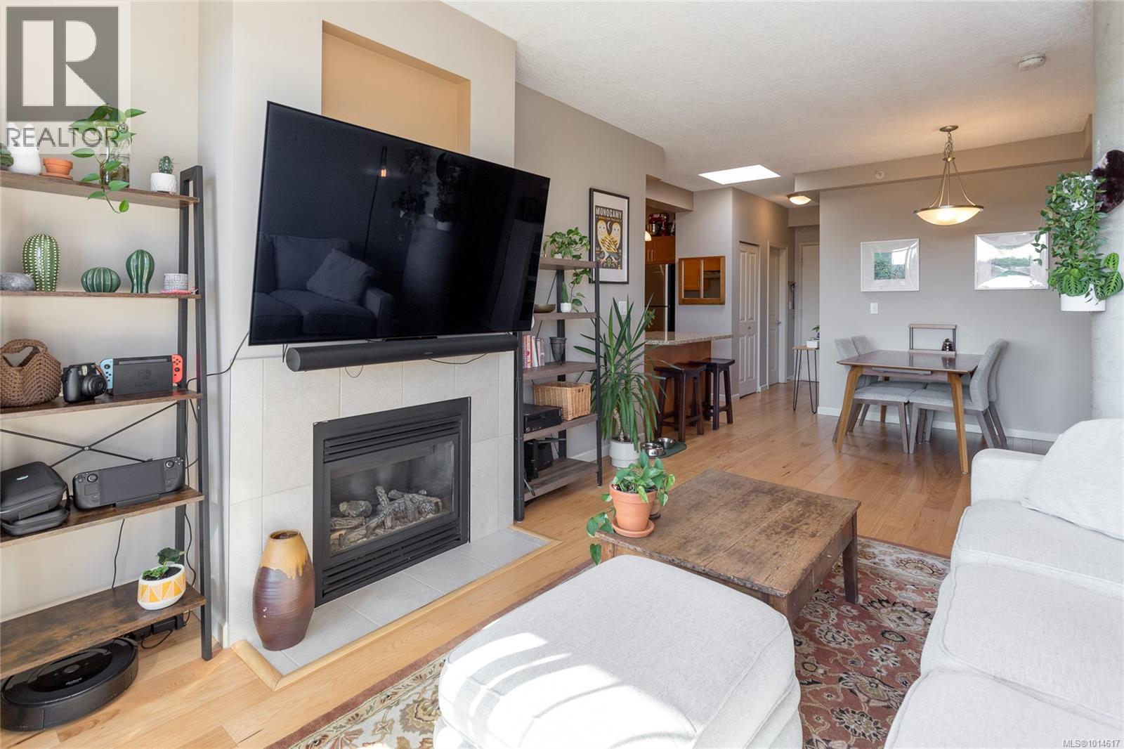 606 827 Fairfield Rd, Victoria