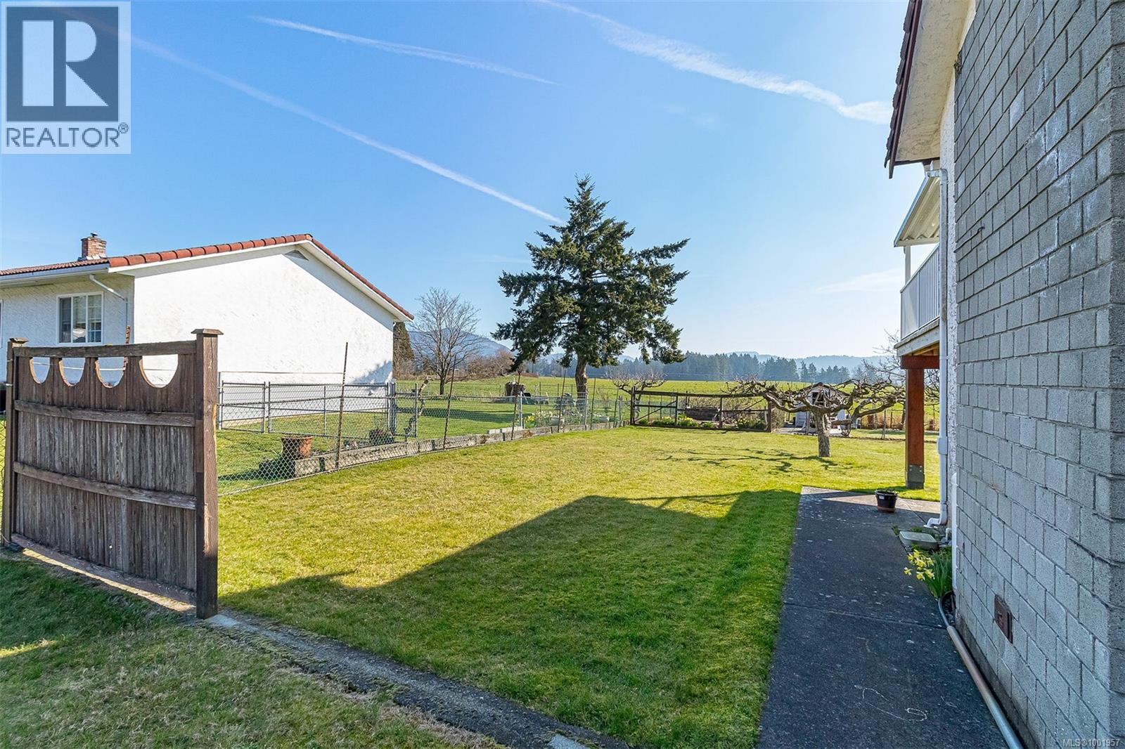 6627 Lakes Rd, Duncan