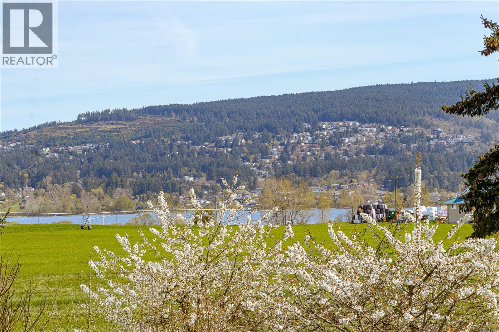 6627 Lakes Rd, Duncan