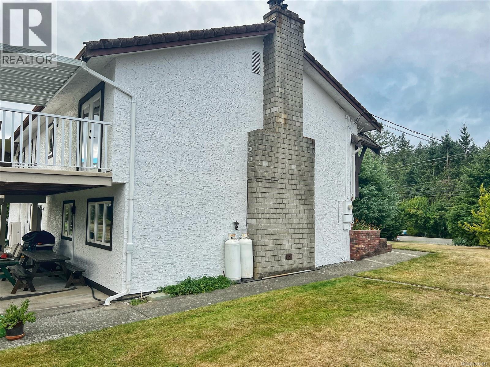 6627 Lakes Rd, Duncan