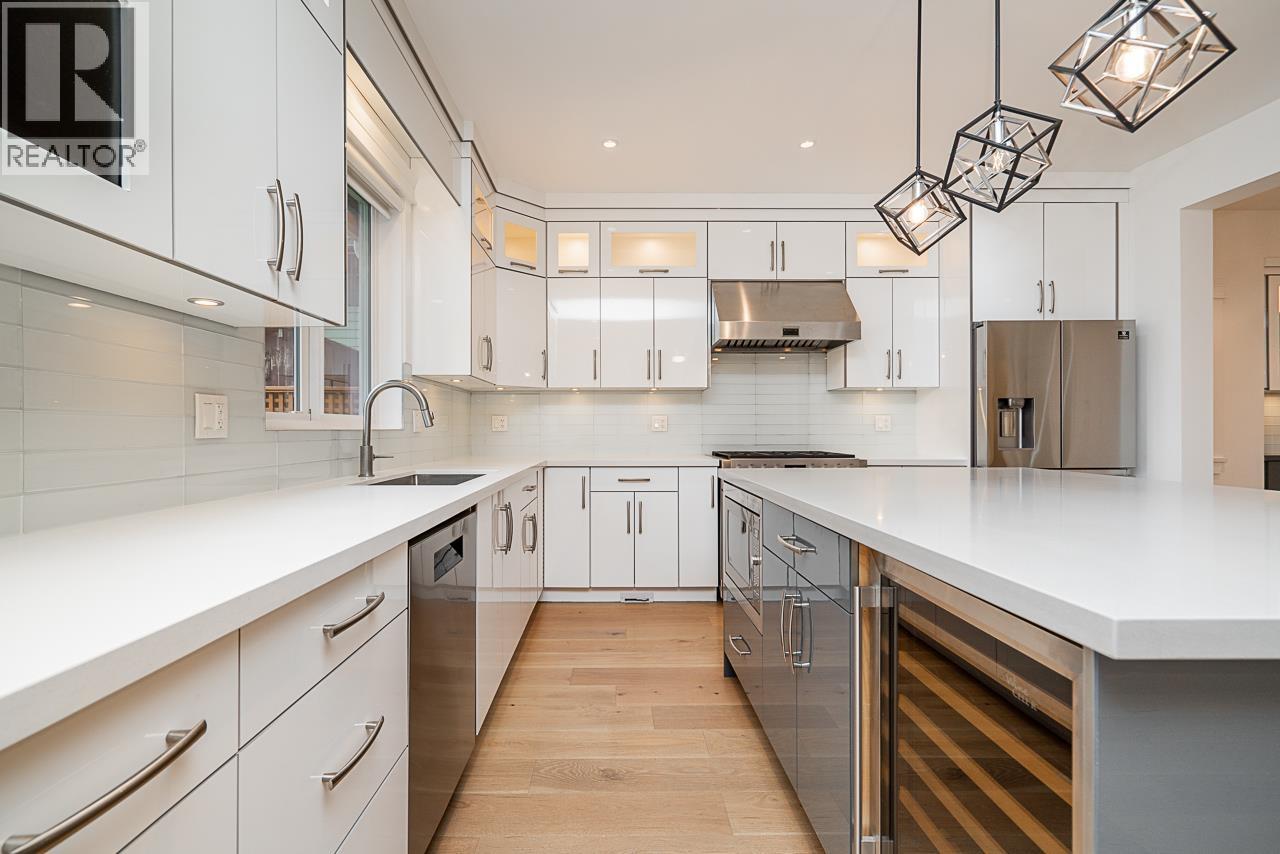 5634 52 Avenue, Delta