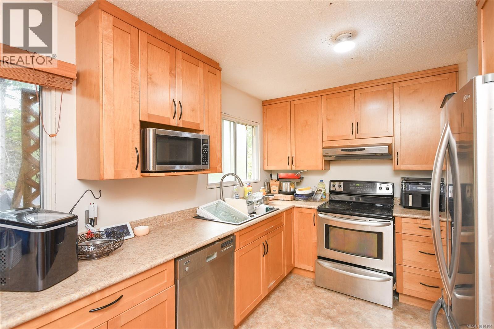 1571 Valley Cres, Courtenay