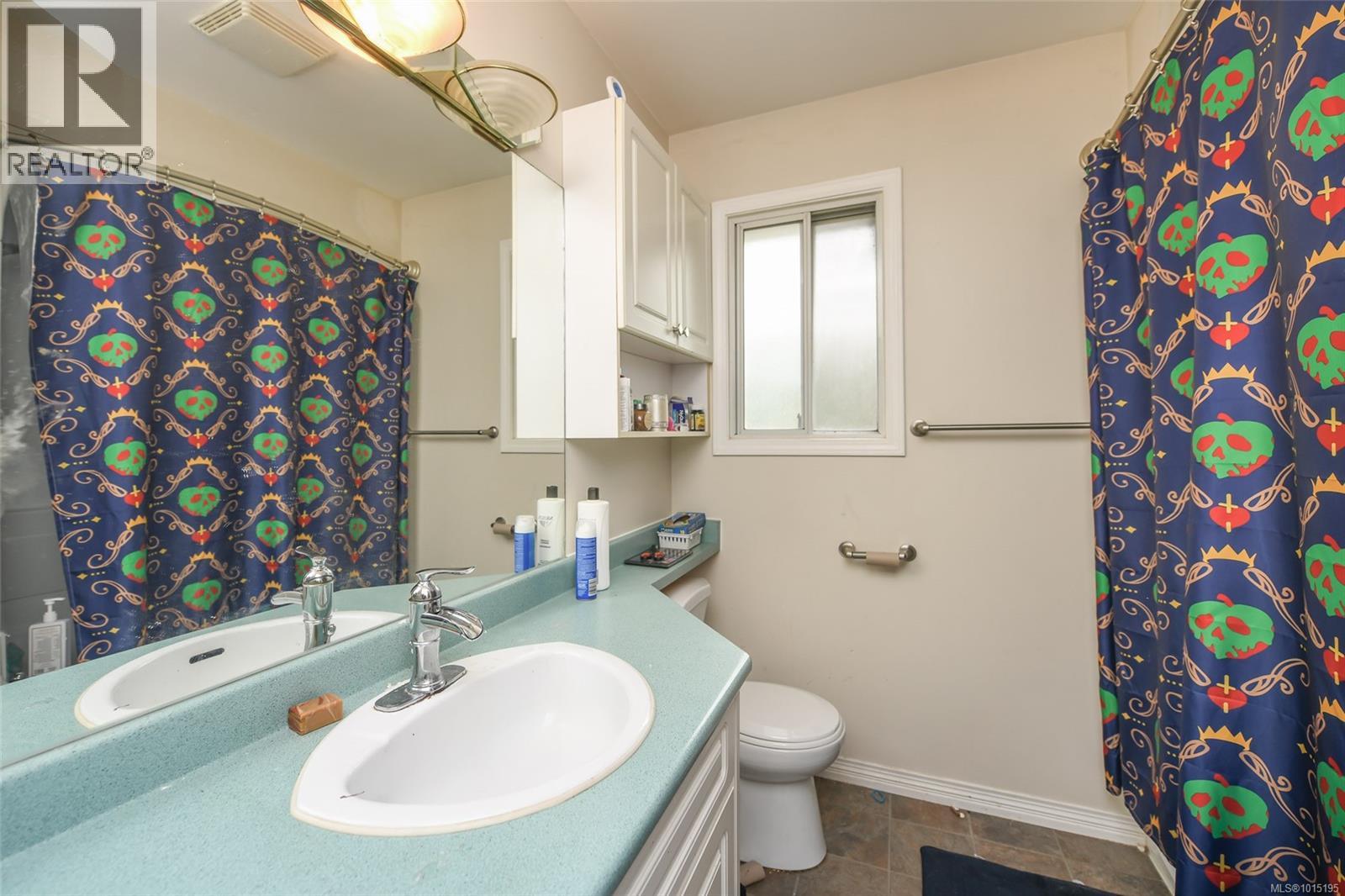 1571 Valley Cres, Courtenay