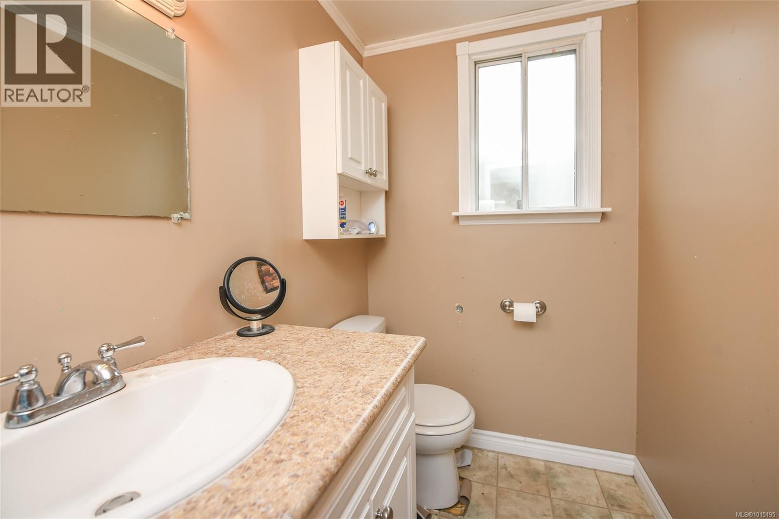 1571 Valley Cres, Courtenay