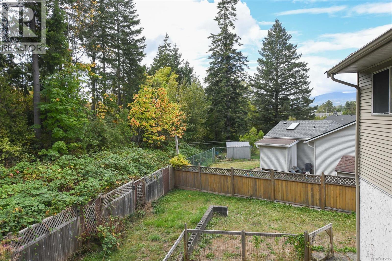 1571 Valley Cres, Courtenay