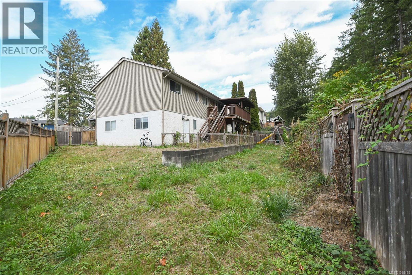 1571 Valley Cres, Courtenay