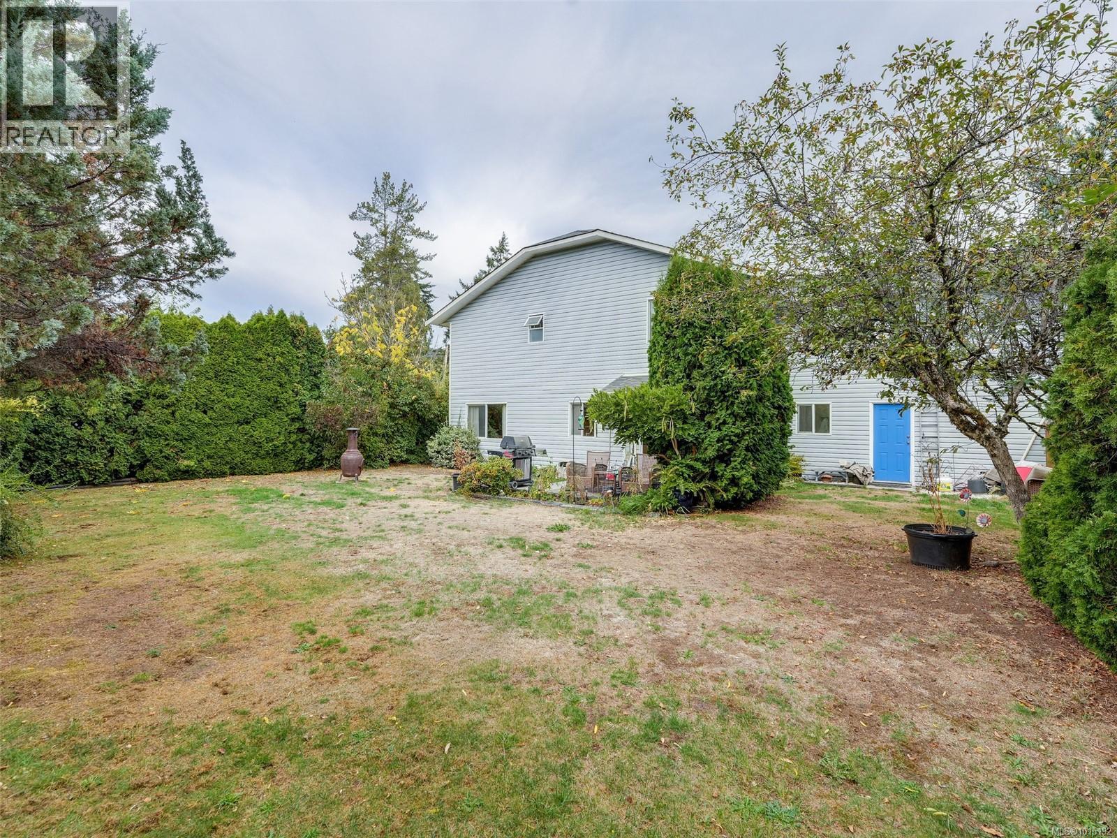 1033 Goldstream Ave, Langford