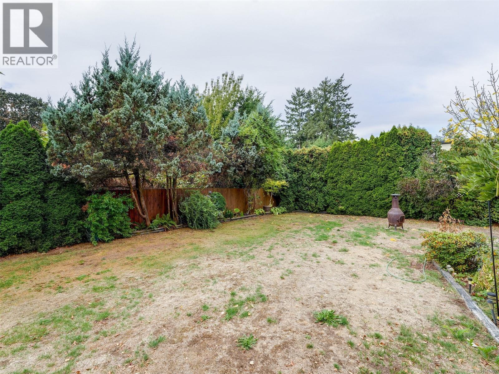1033 Goldstream Ave, Langford