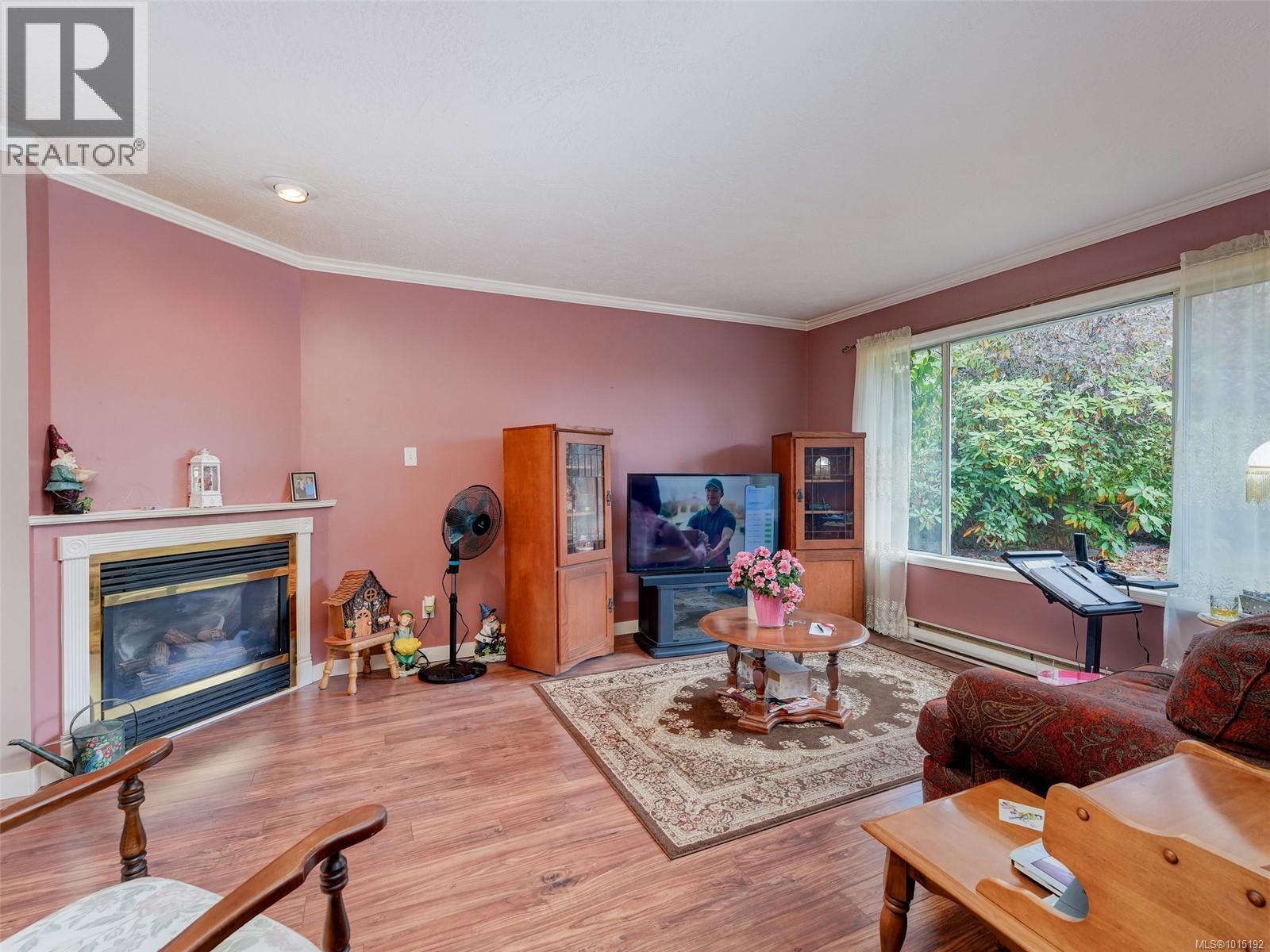 1033 Goldstream Ave, Langford