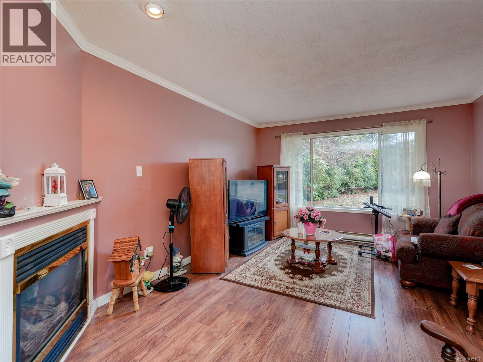 1033 Goldstream Ave, Langford