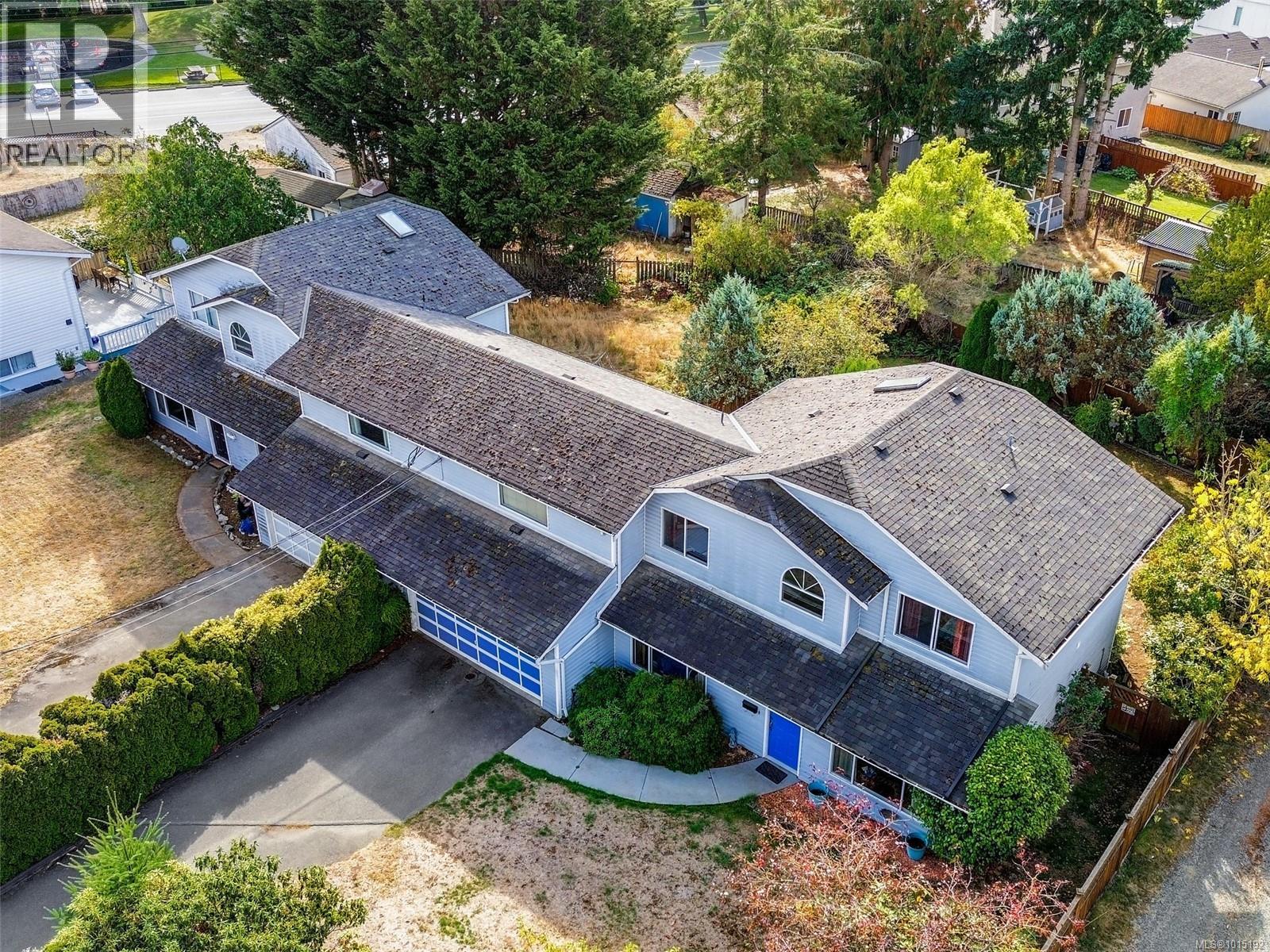1033 Goldstream Ave, Langford