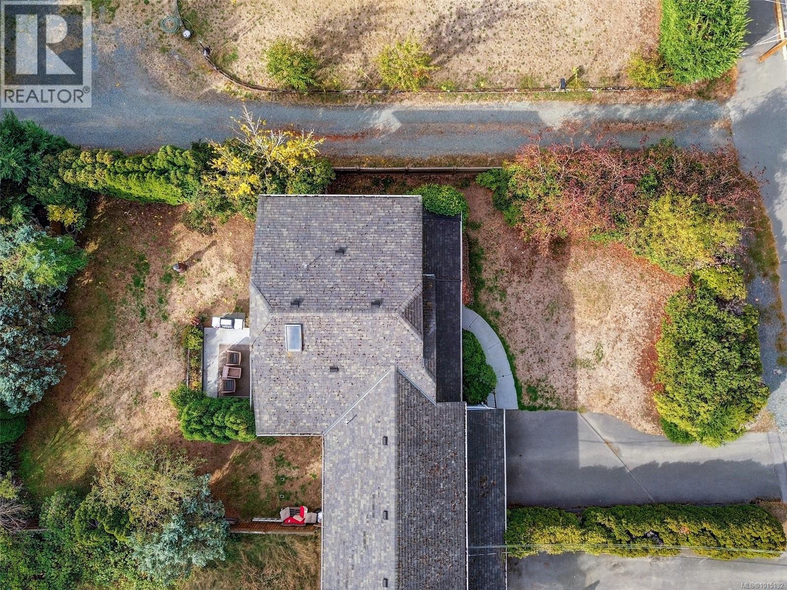 1033 Goldstream Ave, Langford