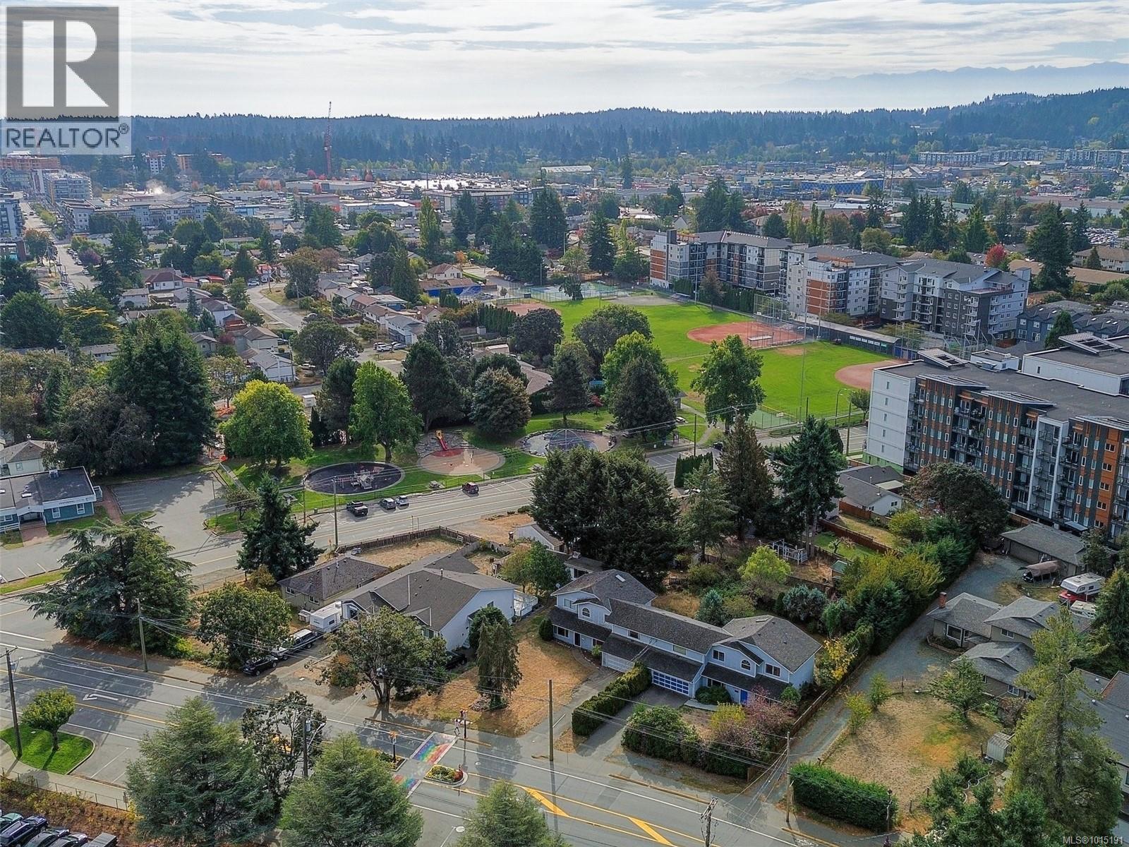 1031 Goldstream Ave, Langford