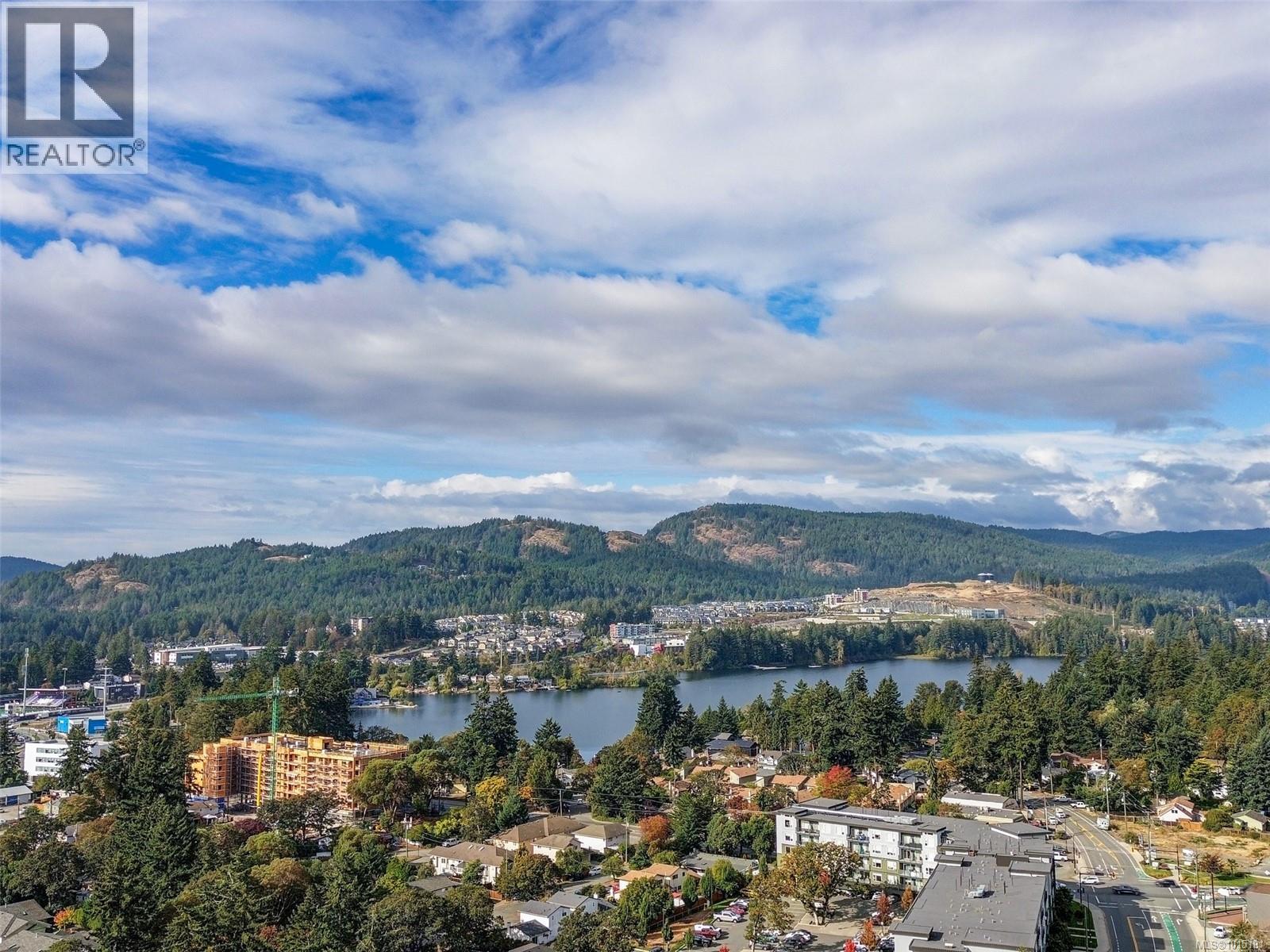 1031 Goldstream Ave, Langford