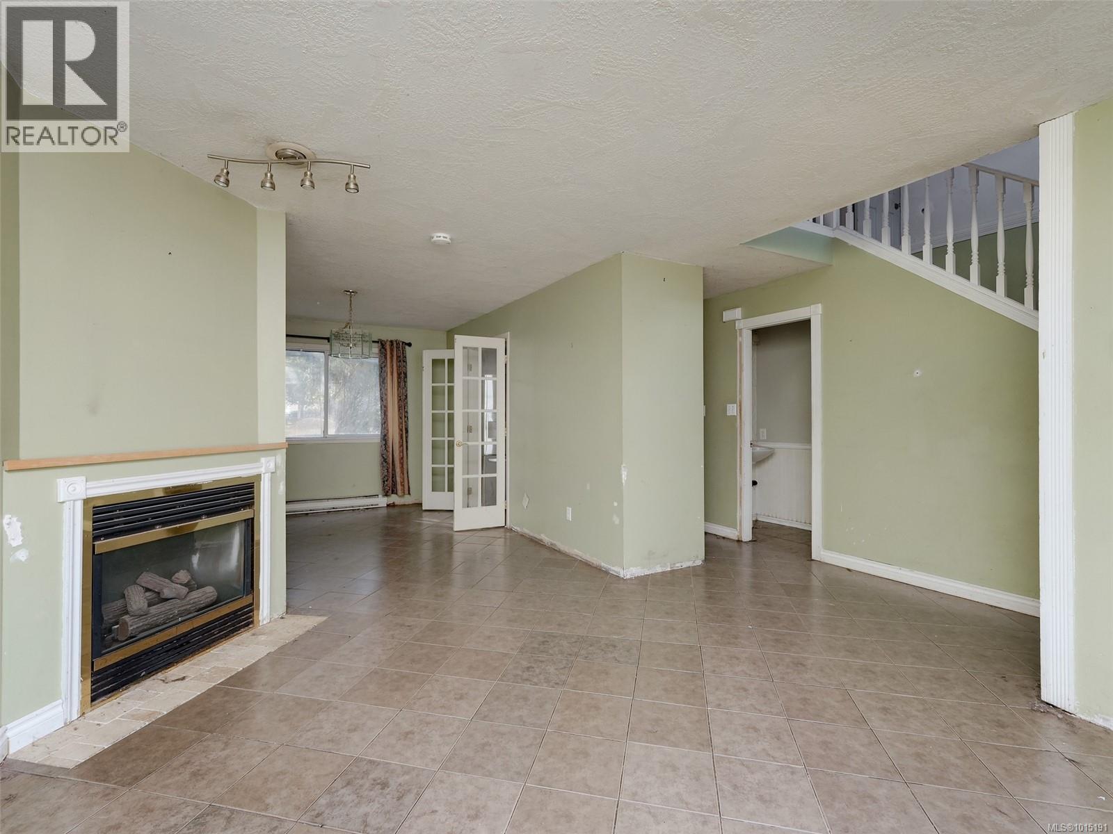 1031 Goldstream Ave, Langford