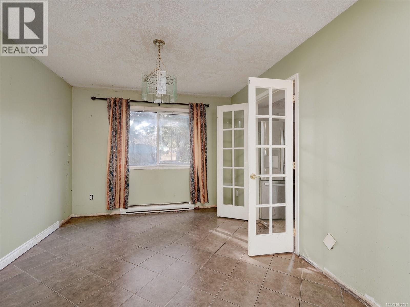 1031 Goldstream Ave, Langford