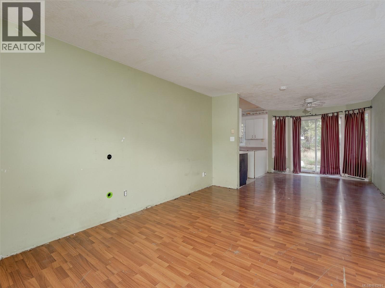 1031 Goldstream Ave, Langford