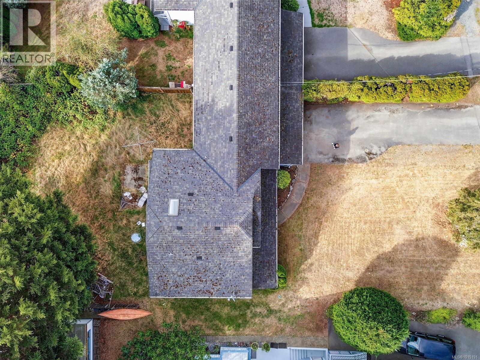 1031 Goldstream Ave, Langford