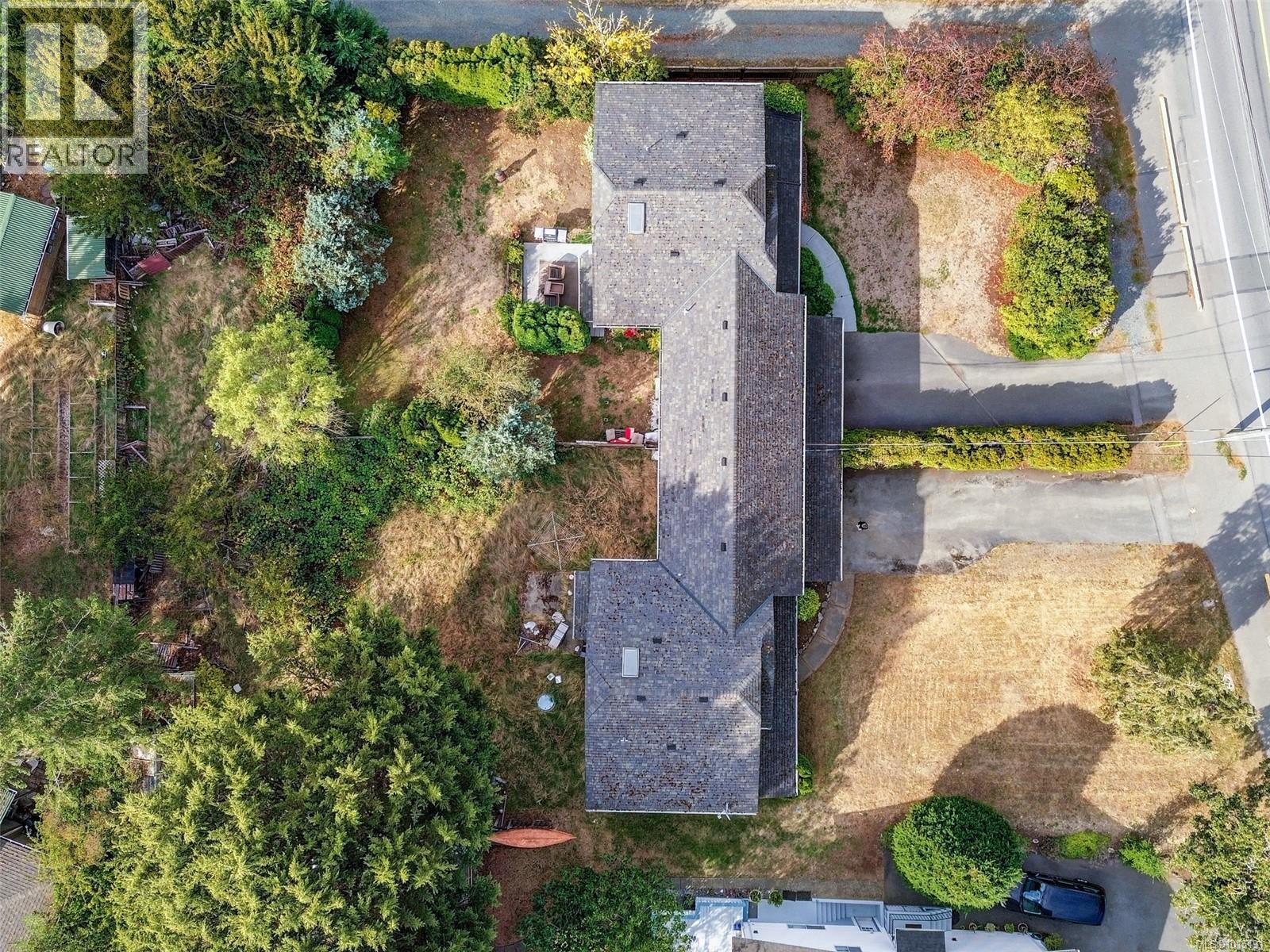 1031 Goldstream Ave, Langford