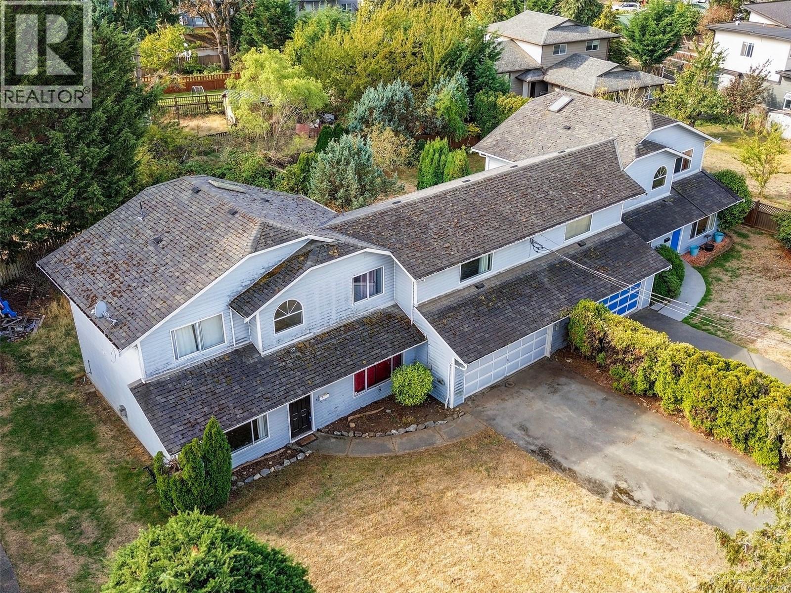 1031 Goldstream Ave, Langford