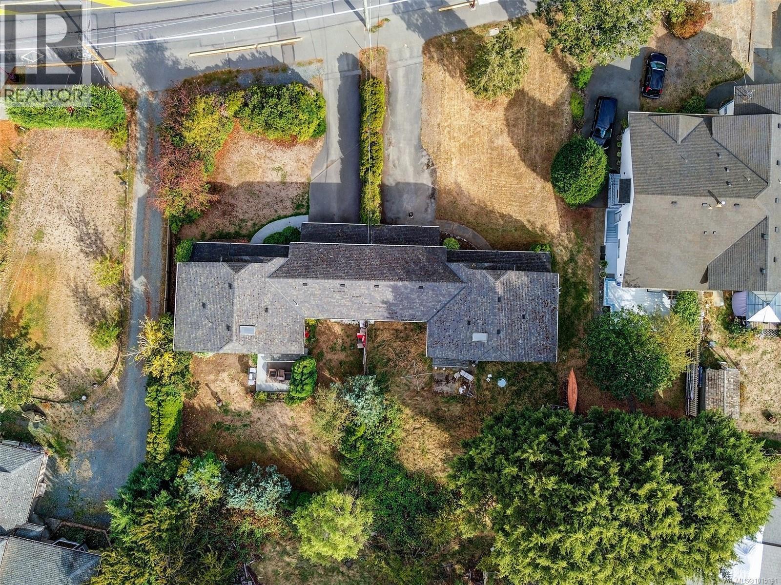 1031 Goldstream Ave, Langford