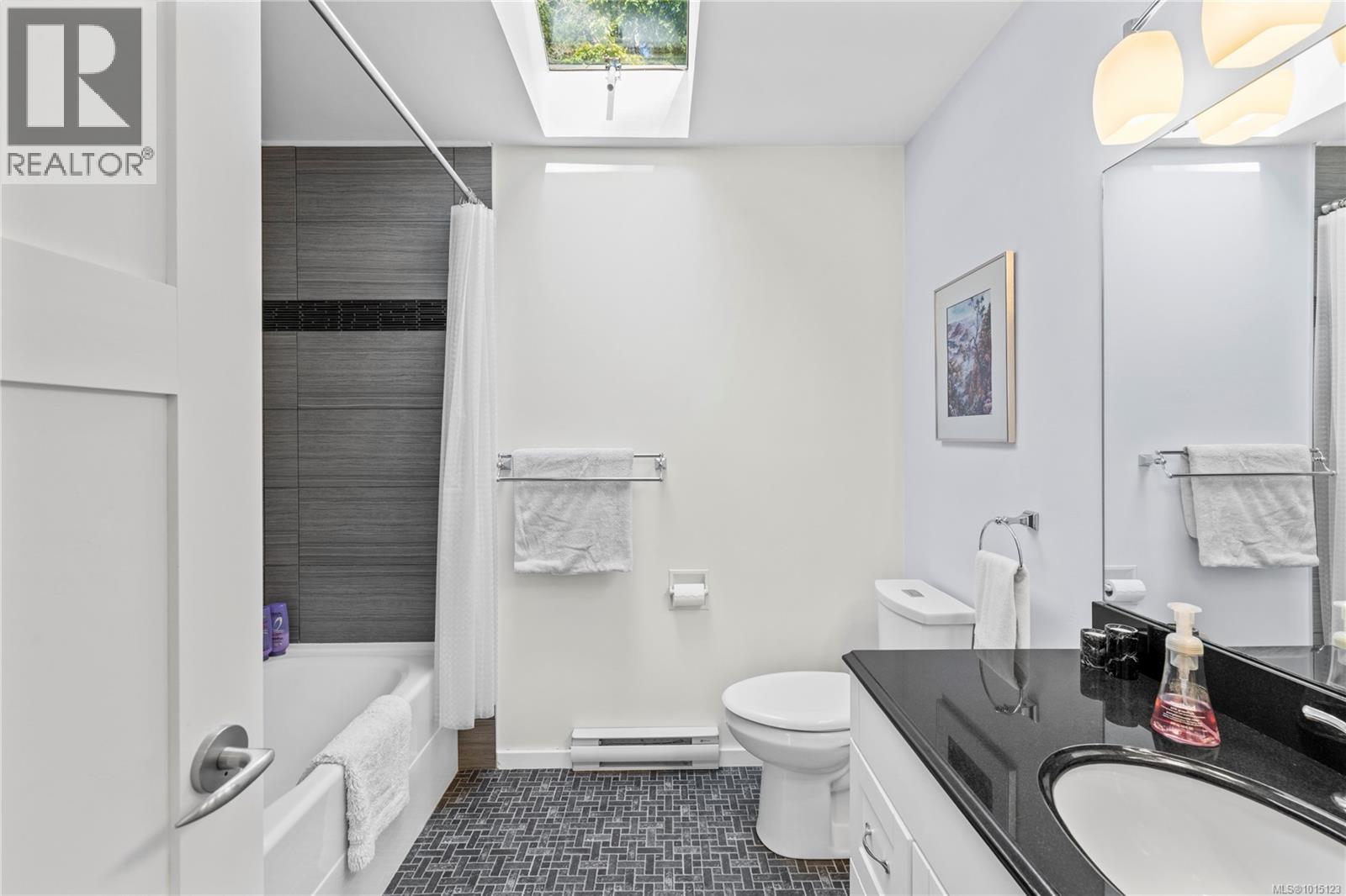 2530 Spring Beach Dr, Gabriola Island
