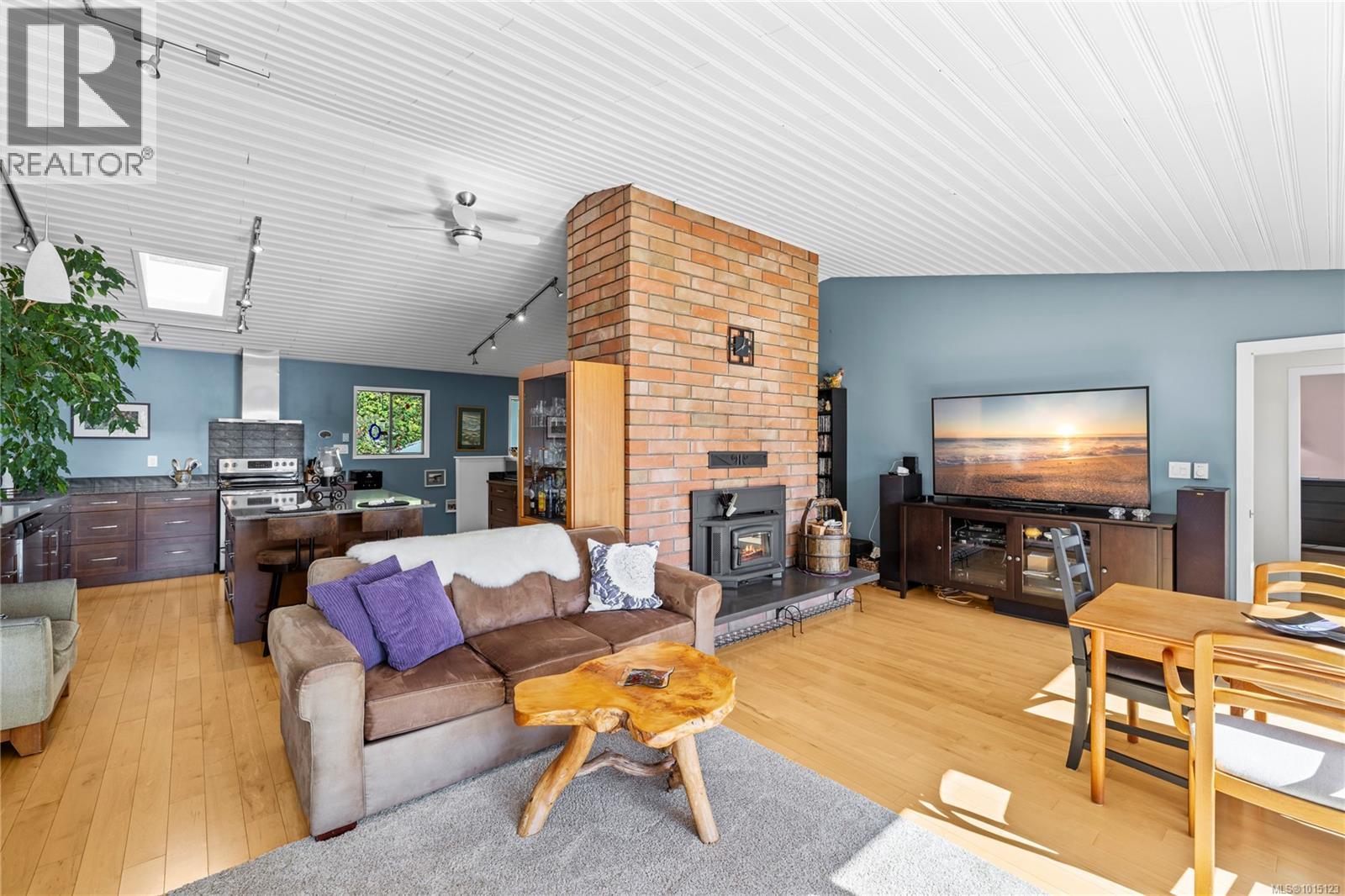 2530 Spring Beach Dr, Gabriola Island